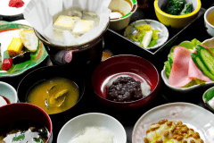 【1泊朝食付】一人旅にも！温泉で一息＆夕食は温泉街で気ままに♪つきたてお餅の朝食付きプラン