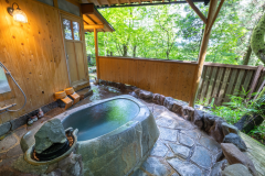 【春隣庵-SHUNRINAN-】半露天風呂付き／茅葺屋根の和室離れ