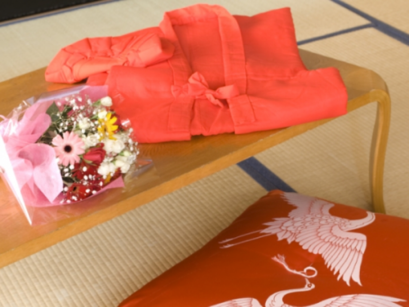 長寿のお祝いには、ちゃんちゃんこを貸し出しいたしております。 長寿のお祝いには、ちゃんちゃんこを貸し出しいたしております。