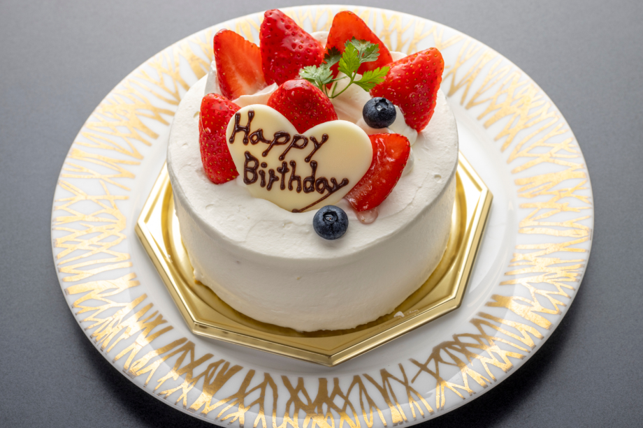 追加ホールケーキの手配も可能です。
