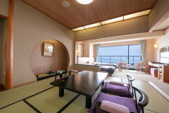 畳で寛ぐ、ベッドで眠る和洋室＜８畳＋ツインベッド洋室＞