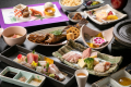 基本会席の一例　※季節や仕入れ状況により料理内容や器が異なります。