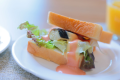 【朝食】自分で作る！爽やかなレモンとサバで驚きの美味しさ「サバサンド」