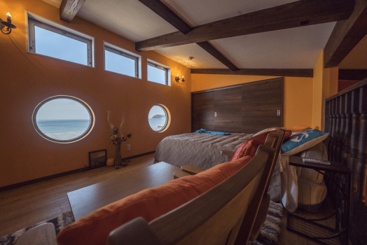 【海辺の鮨宿-UMINOIRO-】海を見ながらアニバーサリー鮨コースを味わうひと時！絶景コテージSTAYプラン【1泊2食付】