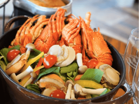 【卒業旅行・学生旅行】特典たっぷり！BBQ＆ロブスター鍋＆スイーツディナーセット付テントグランピングお1人様11,000円｜タクシー送迎付（3名／～1区画）1泊夕食付