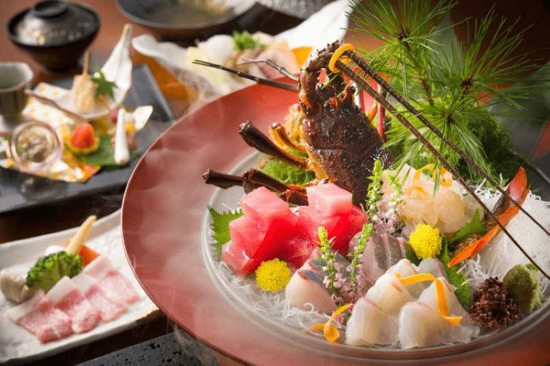 【料理演出一例】お造りの盛合せやお肉料理などお客様のご要望に応じたさまざまな料理で記念日を彩ります！