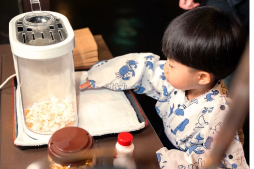 人気の手作りポップコーンコーナー