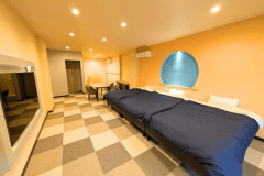 【ファミリールーム「ゆう」】キッズボルダリング付新客室