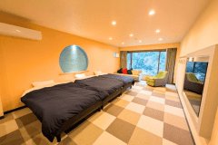 【ファミリールーム「ゆう」】キッズボルダリング付新客室