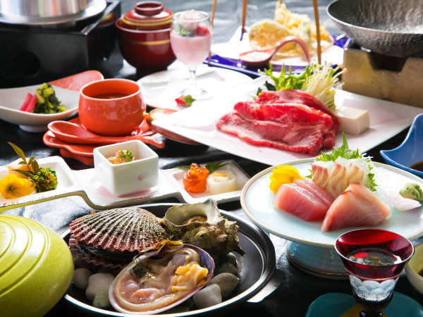 【お手軽会席】貝三種の陶板焼きをはじめ海の幸を盛り込んでおります