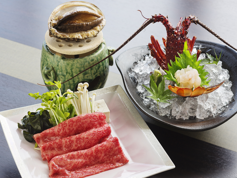 三重のグルメを制覇！！『松阪牛×イセエビ×あわび』で心もお腹も満足♪
