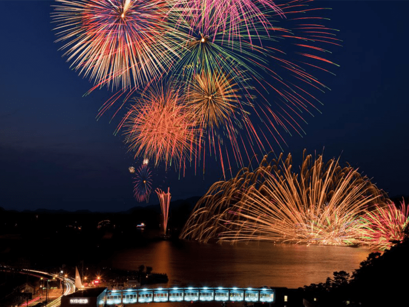 【鳥羽みなとまつり】約5000発の花火♪夏の夜空に &ldquo;大輪の華&rdquo; が咲く