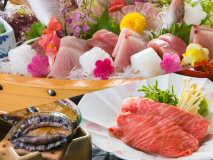 【欲張り会席グレードUP】海の幸をたっぷり堪能！新鮮なお刺身をドーンっと＜豪華舟盛り8種＞に♪