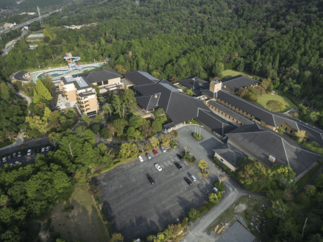 千の杜の全景：自然に囲まれた敷地は64000坪！