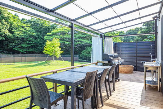 【グランピングプラン】お子様歓迎！自然に囲まれた貸切トレーラーハウスで楽しむ伊勢海老×松阪牛BBQ｜1泊2食・ペット不可