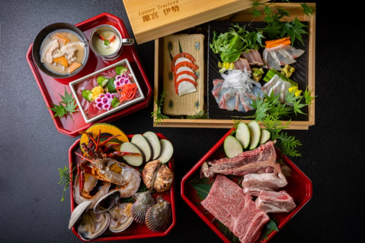 【グランピングプラン】愛犬と楽しむ貸切トレーラーハウス｜伊勢海老＆松阪牛BBQ×専用ドッグラン＆愛犬用露天風呂付【1泊2食・ペット可】