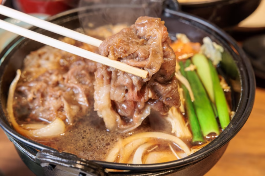【お子様歓迎プラン｜お重膳(美し國)】ご夕食は和室で◆松阪牛すき焼きメインの伊勢3大食材を堪能【1泊2食/美し國のお重膳】