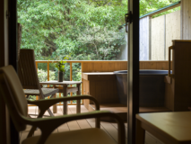 露天風呂付き客室の一例
※客室の露天風呂は沸かし湯です。