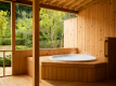 客室露天風呂の一例（檜）