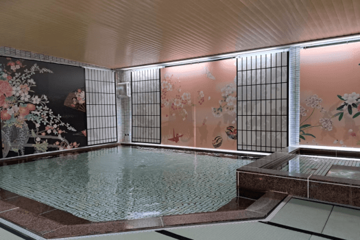 大浴場「畳風呂」畳敷き和風大浴場は心安らぐ和の設え。畳のぬくもりで心も体もリラックス。