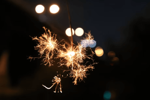 夏の風物詩【手持ち花火】で癒やされる