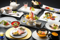 【ご夕食一例】料理長が食材から厳選した創作会席。季節により料理内容や調理法が異なります