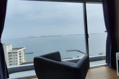 【３室限定　和モダン　デラックス】和室と海を臨むツインベッド