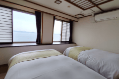 【３室限定　和モダン　デラックス】和室と海を臨むツインベッド
