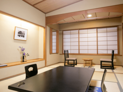 ～南館客室8畳～　コンパクトなお部屋はカップルや仲の良い仲間などさらに二人の距離をさらに縮めてくれますよ♪