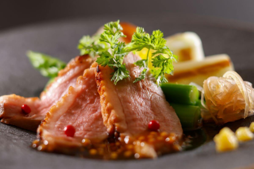 【ステーキハウス蘭】上質なお肉を味わう至福の時間。記念日やパーティーにも。 【ステーキハウス蘭】上質なお肉を味わう至福の時間。記念日やパーティーにも。