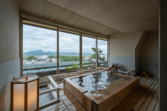 【展望露天風呂付 パノラマスイート】人目を気にせずお好きなタイミングで露天風呂をご利用ください※温泉ではありません