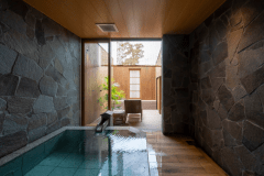 【貸切風呂なごみの湯】天然温泉かけ流しの貸切風呂（有料）です。