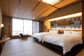 【ベッド付コンフォート和洋室】日中は大きな窓から光が差し込みます