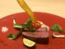 【ある日の肉料理】氷見牛のロティ　山椒のソース