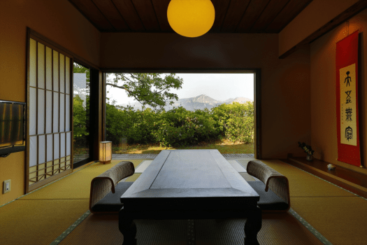 一部屋限定の離れ和室タイプ【天然温泉の半露天風呂付】