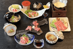 三重県が誇るブランド和牛「松阪牛」を、前菜からメイン料理に至るまで全品に使用した贅沢会席