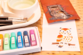 伊勢型紙絵付け体験はお部屋でできます