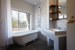 Old building Comfort Twin Room [Bathroom]