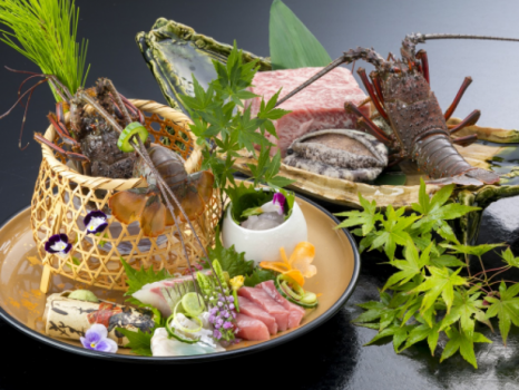 極膳イメージ※伊勢海老、鮑、松阪牛など料理長のおすすめの料理でご用意いたします。
当館で一番グレードの高いお食事コースでございます。