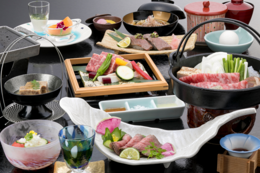 三重県が誇る食材「松阪牛」をふんだんに使用致しました。