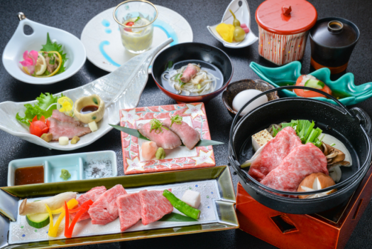 三重県が誇る食材、松阪牛をふんだんに使用した松阪牛づくし会席