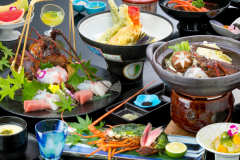 三重県が誇る食材「伊勢海老」をふんだんに使用致しました。 三重県が誇る食材「伊勢海老」をふんだんに使用致しました。