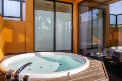 全客室に露天風呂を備え付けております。