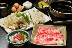 【松阪牛すき焼き】ふわっと柔らかな肉の旨みを贅沢に♪