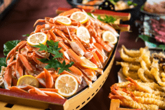 【庄内もっけバイキング】ズワイガニも食べ放題！海に近い宿ならではの贅沢な食の時間をお過ごしください。