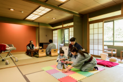 【2階　20畳のファミリールーム】大家族もゆったり