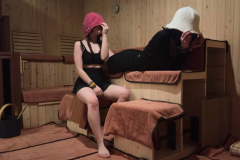 石床に触れながらサウナをお楽しみください