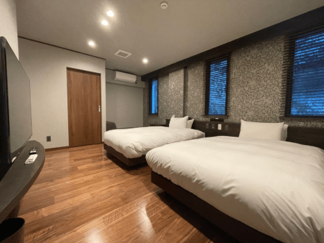 2024年1月リニューアル！【洋室デラックスツイン】（トリプルにも対応）ネット対応50インチテレビ完備