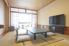 【海を望める眺望抜群のゆったり空間】海側和室12畳