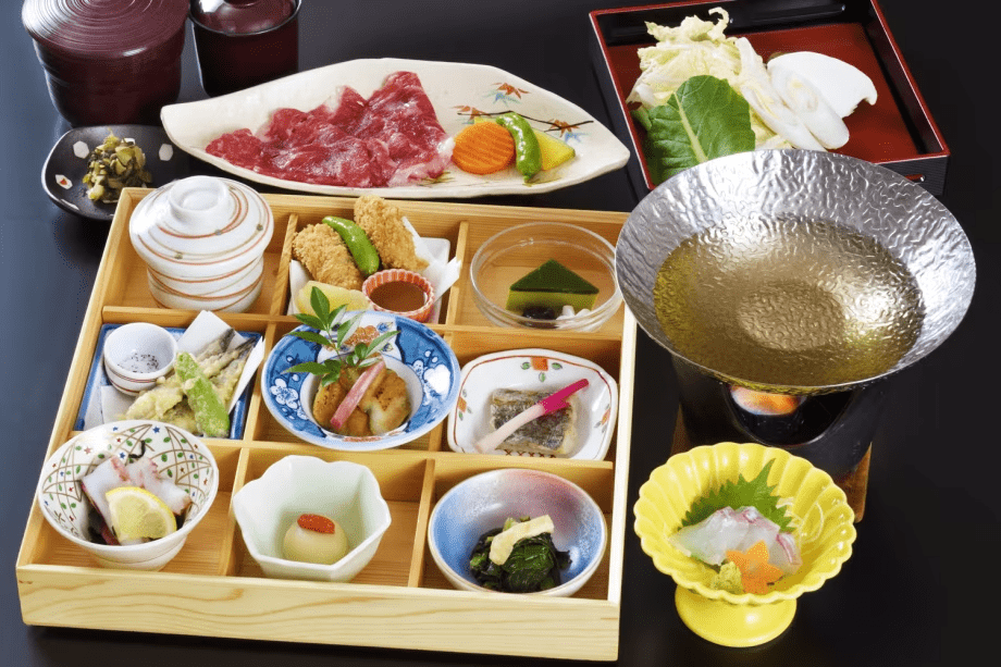 宮島の食べ歩きも夕食も楽しみたい方へ♪ 彩り豊かな小鉢と和牛しゃぶしゃぶを味わう冬の御膳。 宮島の食べ歩きも夕食も楽しみたい方へ♪ 彩り豊かな小鉢と和牛しゃぶしゃぶを味わう冬の御膳。
